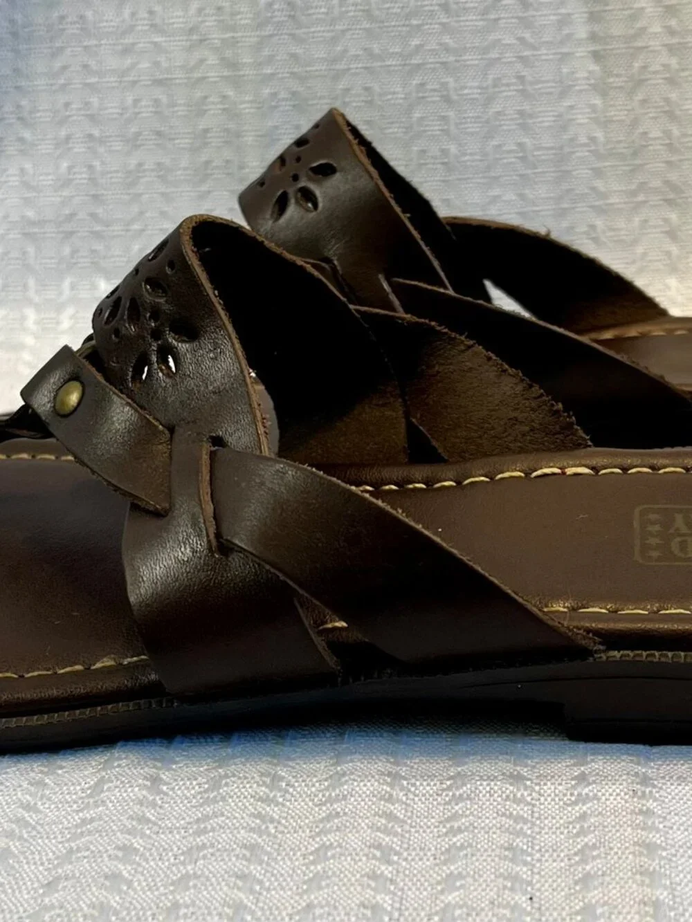 Faded Glory Flat Thong Sandals Dark Brown size 7.5